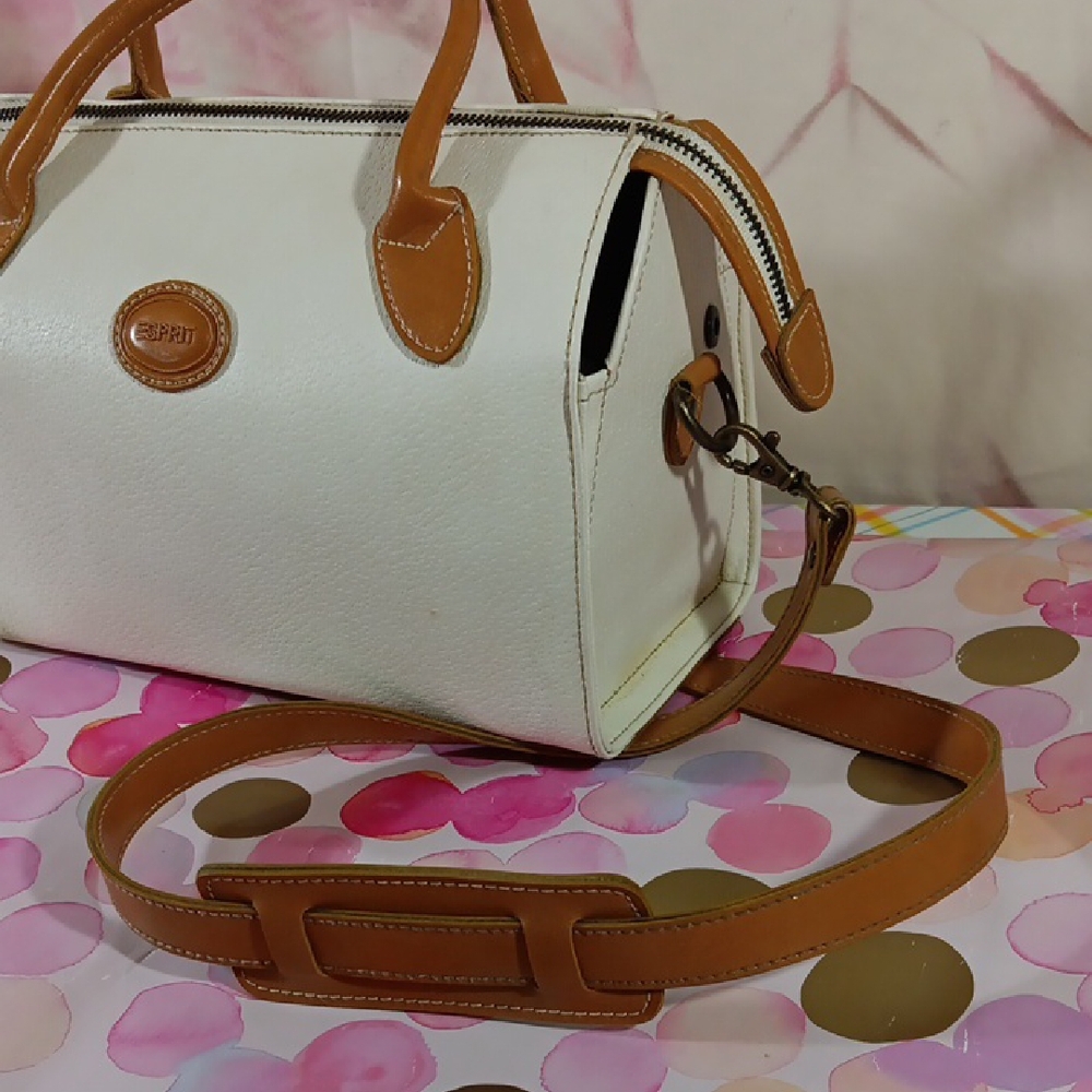 Vintage Esprit Tan and White Satchel with Timeless Design - Picture 3 of 11